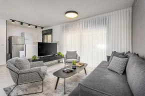 Designed 2BDR&2Bth w Parking- mahne yehuda sea u jerusalem